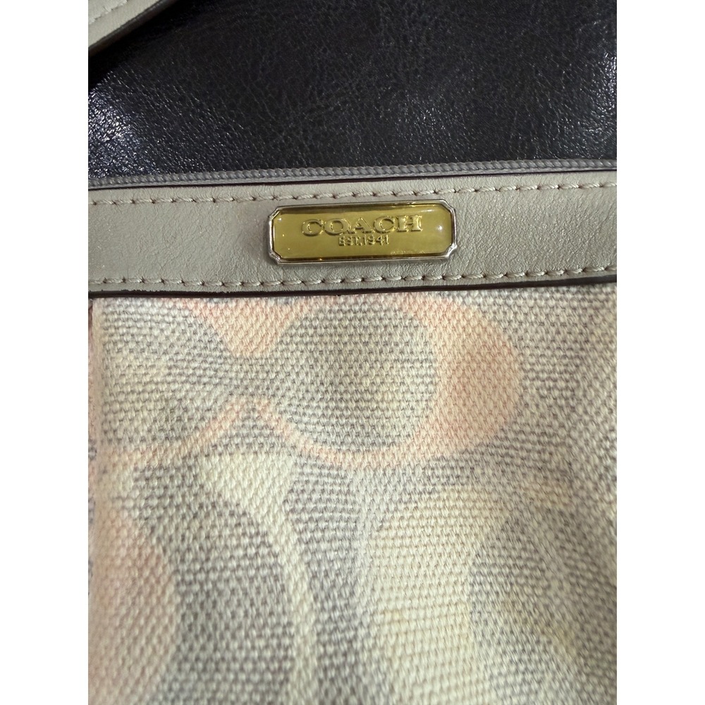 Coach‎ Signature Monogram Wristlet Grey Peach Canvas Leather Gold Hardware - Picture 2 of 6